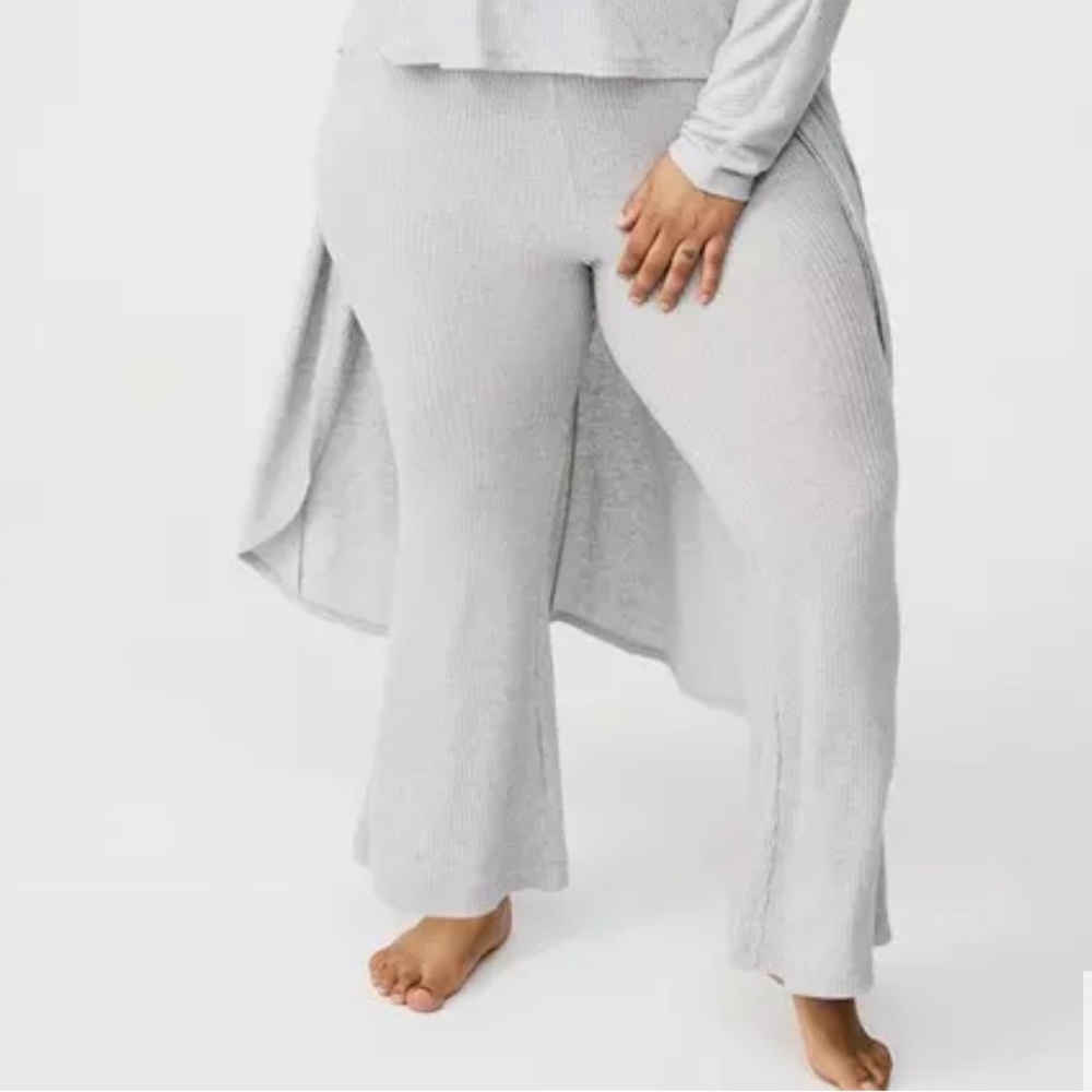 NWT Torrid shimmer rib pull on flare stretch gray silver lounge pants size 1X